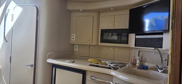 Sea Ray 330EC Express Cruiser 1999 - Image 11
