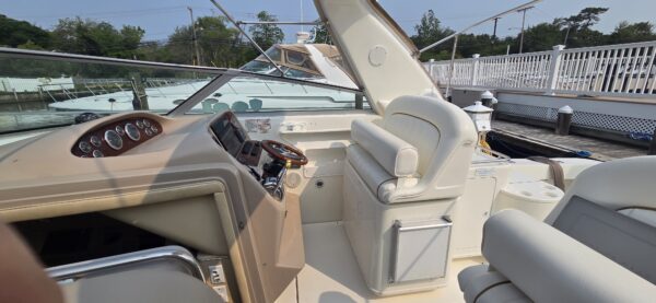 Sea Ray 330EC Express Cruiser 1999 - Image 17